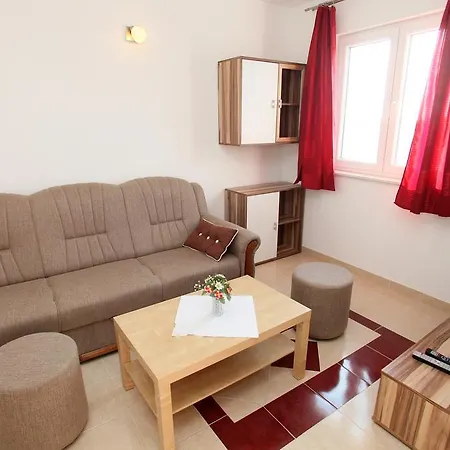 Apartment Karlo *