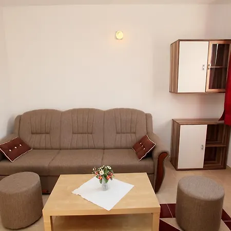 Apartment Karlo