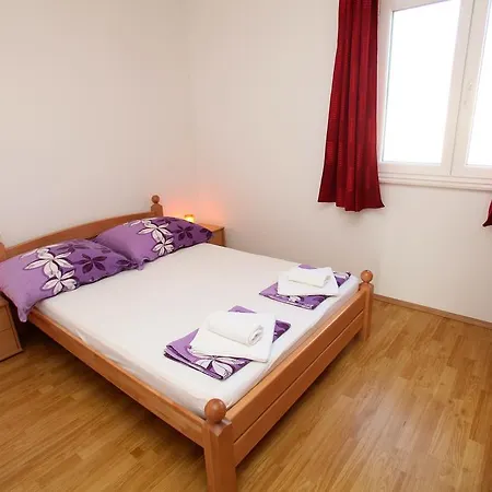 Karlo Apartment Kastela