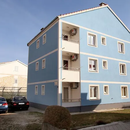 Apartment Karlo *