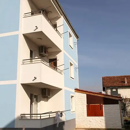 Apartment Karlo
